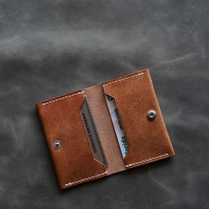 Cartera minimalista de cuero italiano con dos pliegues / Cartera con tarjetero con cierre a presión y dos bolsillos hecha a mano / Cartera de cuero delgada de estilo minimalista /