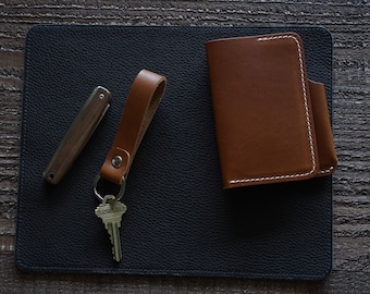 Minimalist leather keychain, Personalized gift, Simple  Leather Keyring, Handmade Leather Keychains