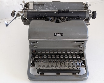 Vintage, 1940s Royal Typewriter