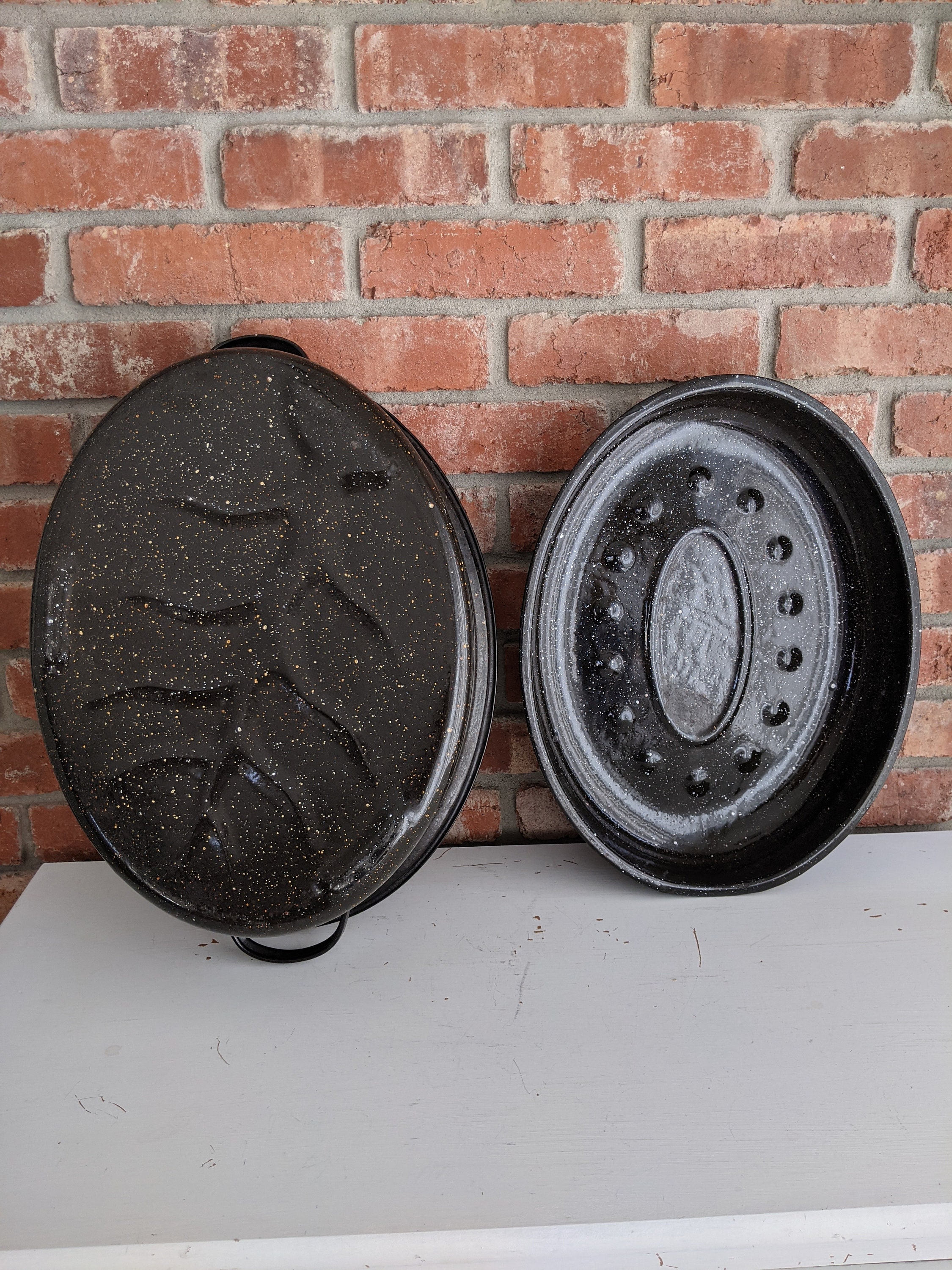 Large, Vintage, Black and White Speckled Enamelware, Cookware // Large