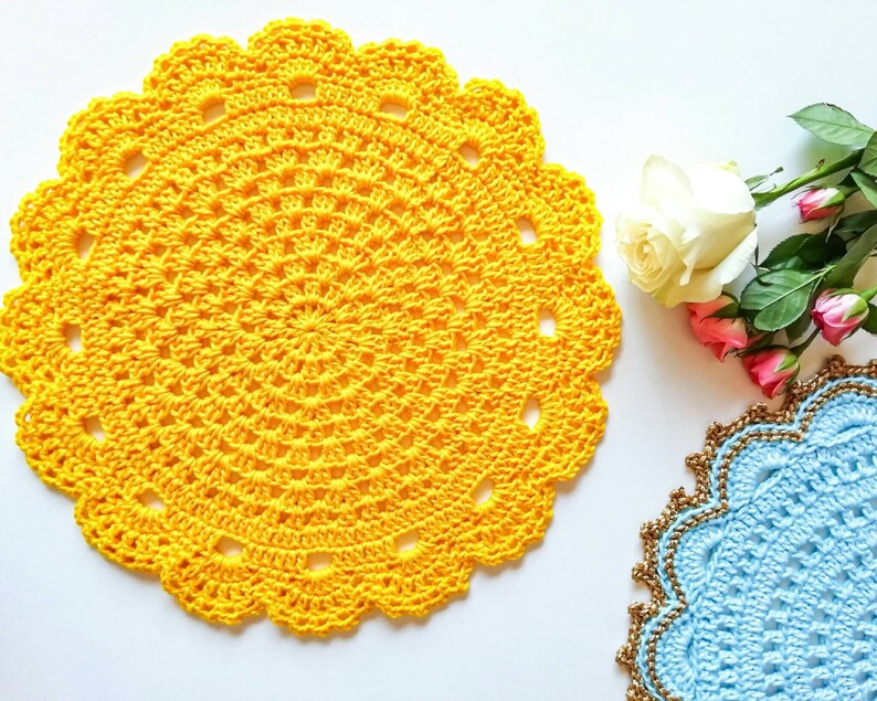 Handmade crochet placemat for lunch Sousplat for breakfast American service custom border color Round table mat for dining table image 5