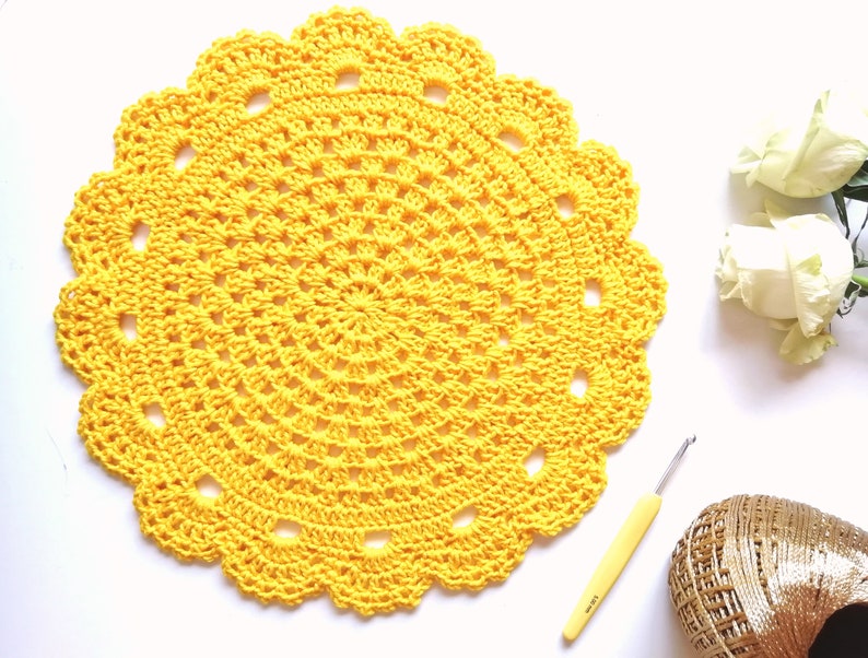 Handmade crochet placemat for lunch Sousplat for breakfast American service custom border color Round table mat for dining table image 4