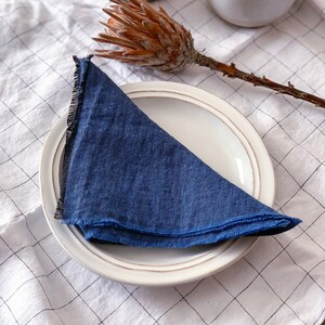 Cloth dinner napkins. Blue melange napkins for Home Decor. Washed fringed linen napkins for wedding. Custom napkins blue melange