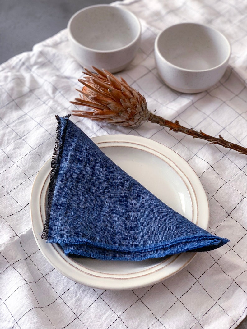 Cloth dinner napkins. Blue melange napkins for Home Decor. Washed fringed linen napkins for wedding. Custom napkins blue melange