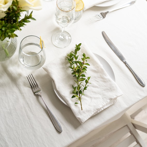 Tovagliolo di stoffa bianca. Decorazioni da tavola rustiche. Set di  tovaglioli di stoffa. Tovaglioli da matrimonio. Biancheria da tavola. -   Italia