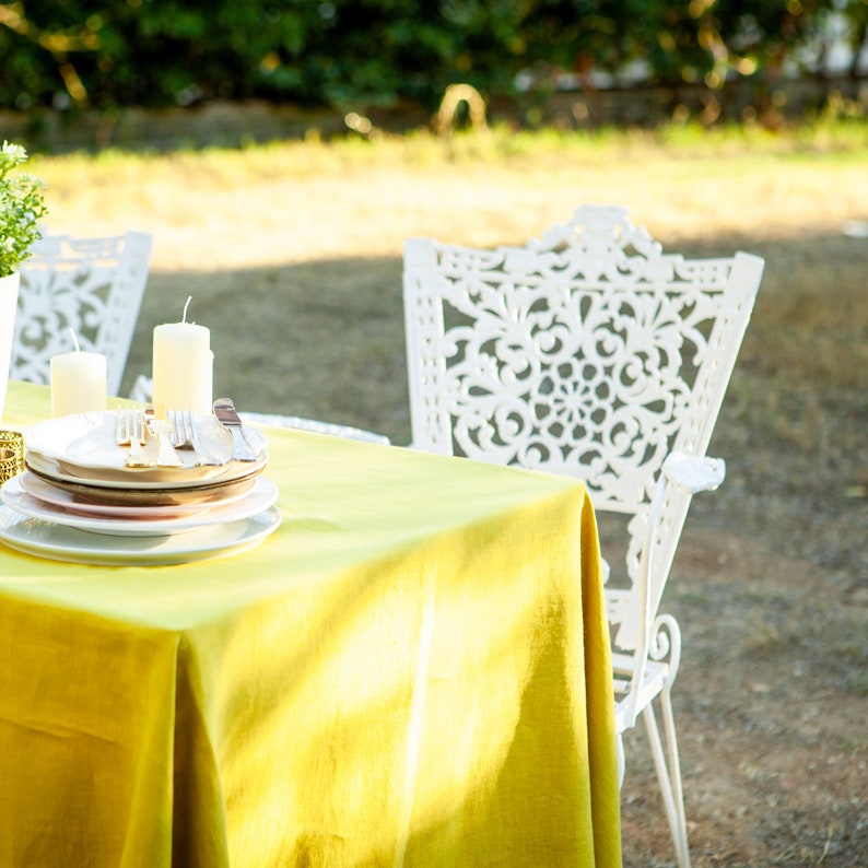 Nappe en lin de couleur citron vert, Housse de linge de table ronde, carrée, rectangulaire. Nappe en tissu de lin sur mesure. image 1