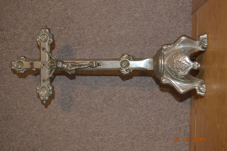 Silver metal crucifix image 7