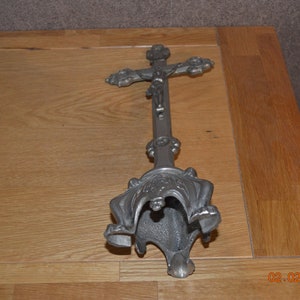 Silver metal crucifix image 6
