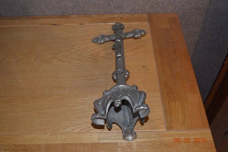 Silver metal crucifix image 6