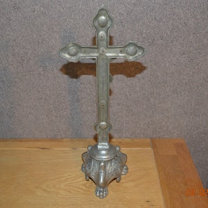 Silver metal crucifix image 5