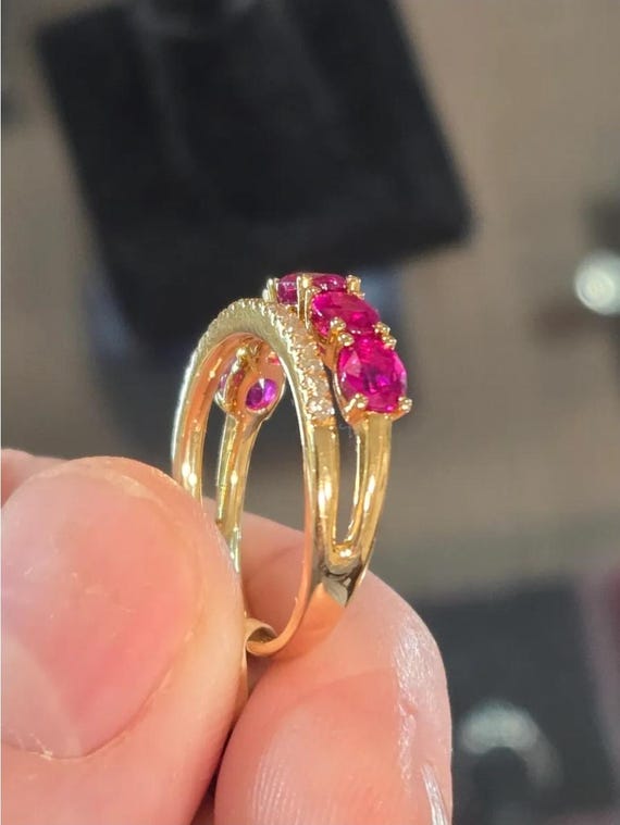 14k yellow gold Ruby Diamond split shank ring - image 2