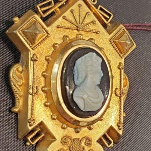 Victorian gold filled onyx cameo locket
