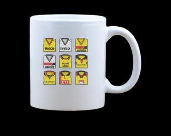 Caneca com as camisas antigas do Watford FC