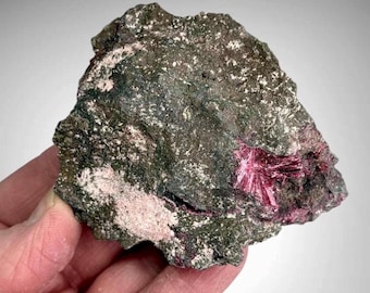 Bloeiende erythrietkristallen, Marokko