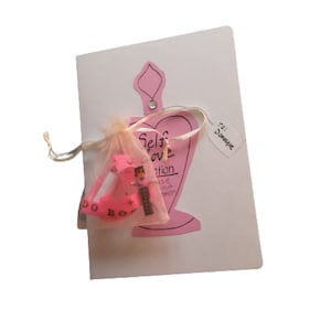 Happy Mail: tarjeta inspiradora y carta de consuelo 100 % personalizadas + pequeños extras