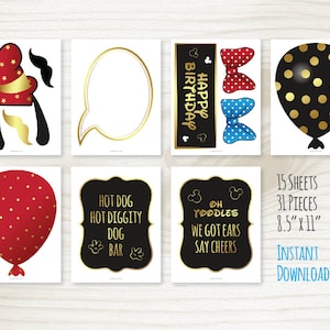 Może przedstawiać: Drukowane rekwizyty do fotobudki w stylu Myszki Miki. Rekwizyty obejmują czerwony i złoty kapelusz, czarny i złoty balon, dymkę, czerwony i biały balon w kropki, czarny napis ze złotym tekstem "Hot Dog Hot Diggity Dog Bar", czarny napis ze złotym tekstem "Oh Toodles We Got Ears Say Cheers" oraz napis ze złotym tekstem "Happy Birthday".