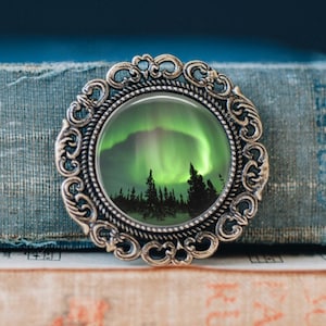 Northern Lights Brooch Pin - Aurora Borealis Brooch - Aurora Borealis Jewellery - Northern Lights Brooch - Night Sky Jewellery
