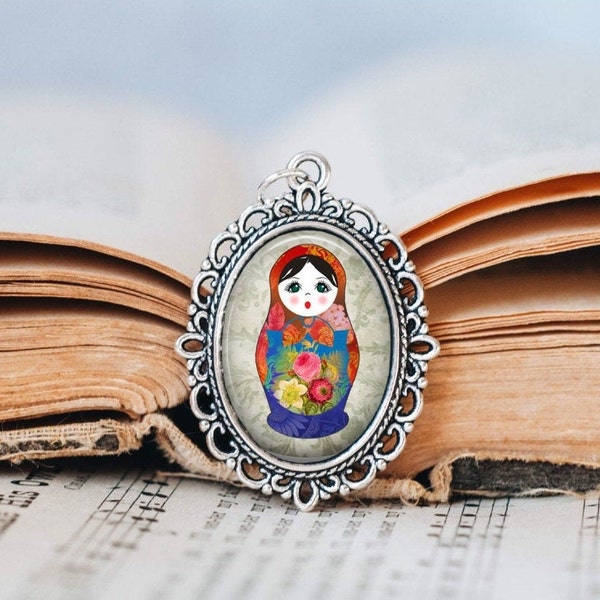 Collier Pendentif Poupée Russe Matriochka - Enfant/Unisexe - Émail Rouge - Neuf