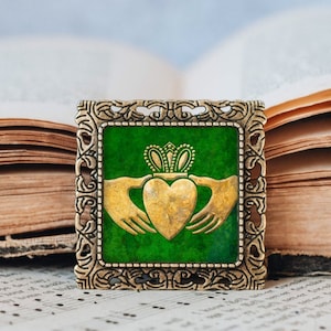 Claddagh Irish Brooch Pin - Claddagh Jewellery - Irish Jewellery - Irish Tradition Jewellery - Celtic Symbol
