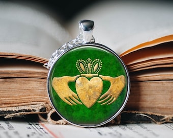 Claddagh Pendant Necklace: Irish Celtic Jewellery, Green & Gold Design