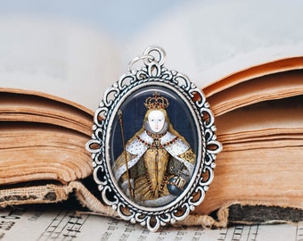 Queen Elizabeth I Portrait Pendant Necklace - Tudor Jewelry