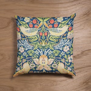 William Morris&#39;s Strawberry Thief Cushion Cover: Arts and Crafts Cushion Case