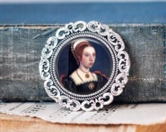 Katherine Howard Brooch - Katherine Howard Gift - Tudor Queen Brooch - Tudor Jewellery - Tudor History Gift - Kathryn Howard Gift