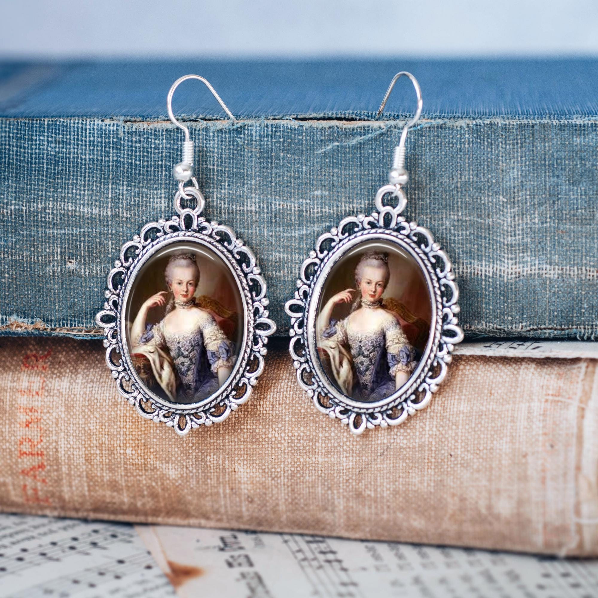 Orecchini Maria Antonietta Collezione The Circle DOR123 - Ottone E Pietra Celeste | Lebole Gioielli
