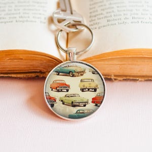 Vintage Cars Key Ring: Auto Fan Gift