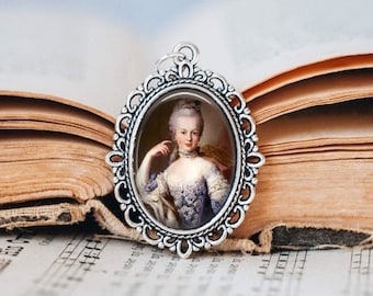 Marie Antoinette Pendant Necklace: French Queen Jewellery
