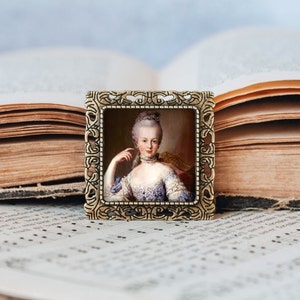 Marie Antoinette Brooch Pin: French Queen Jewellery