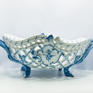 19th Century Meissen Blue Onion Reticulated Floral Encrusted Footed Bowl Basket Cobalt Blue white