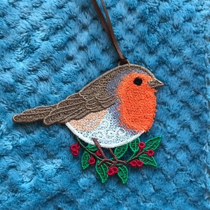 Décoration à suspendre Robin ; Rouge-gorge de Noël en dentelle