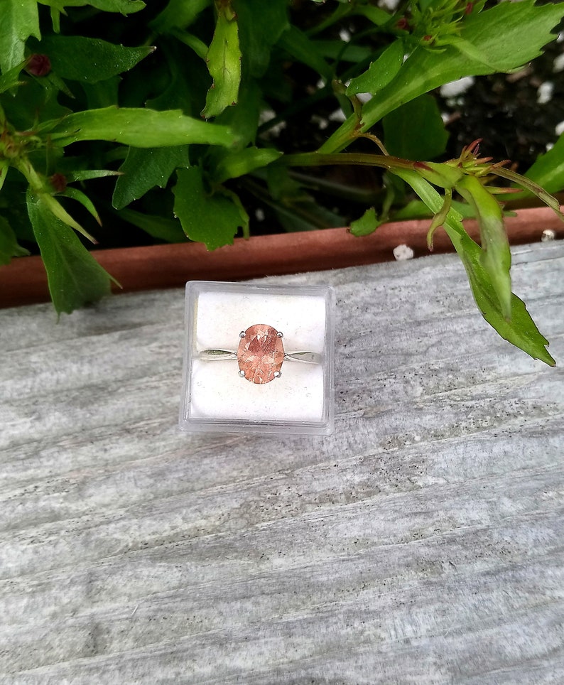 Master-cut Oregon pastel peach Natural Oregon Shiller Sunstone 9x7 mm Oval 1.62 Carat Ring Ring Size 7 Sunstone