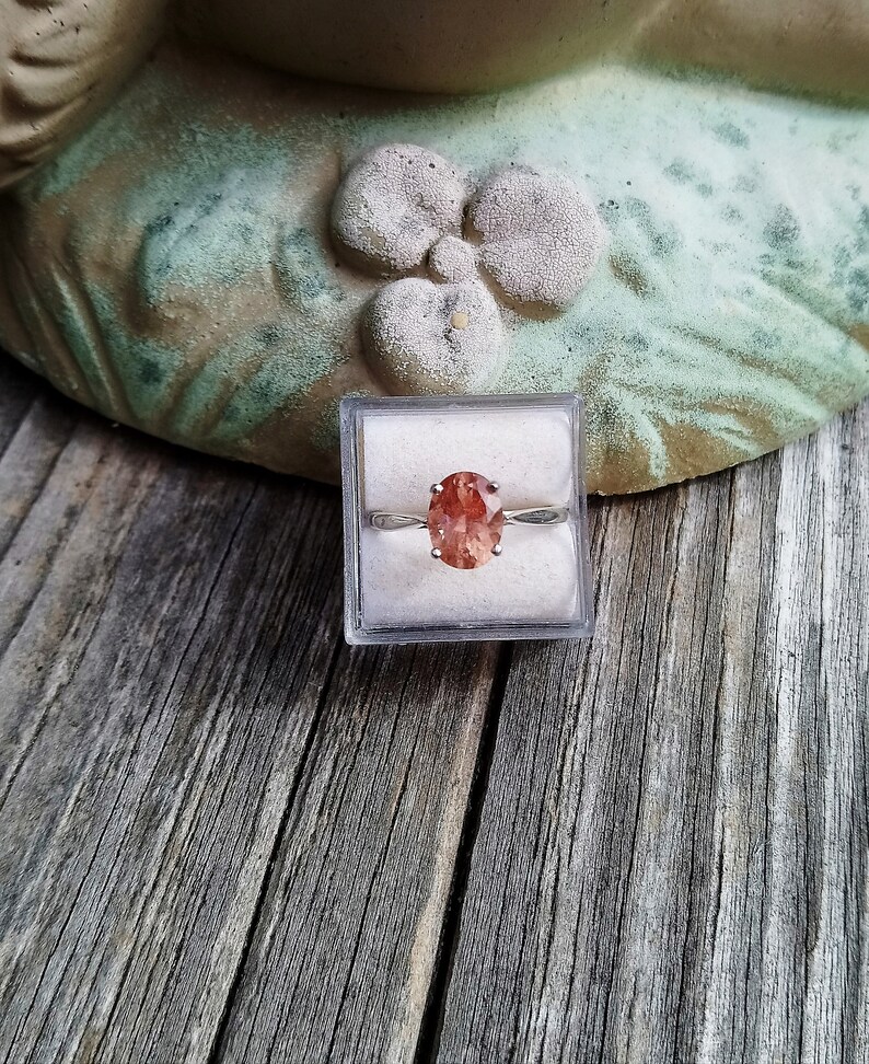 Master-cut Oregon pastel peach Natural Oregon Shiller Sunstone 9x7 mm Oval 1.62 Carat Ring Ring Size 7 Sunstone