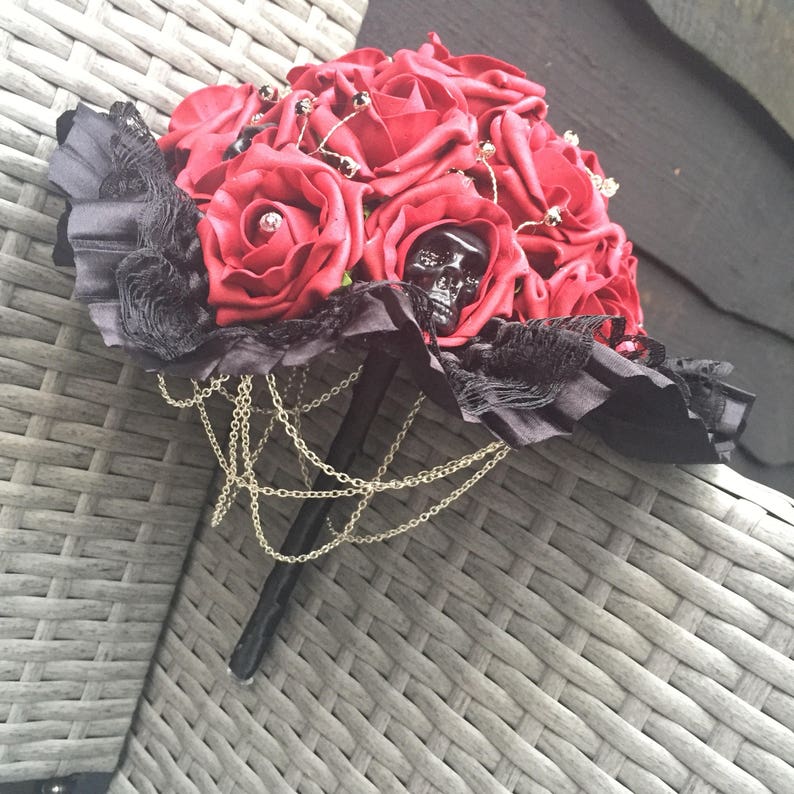 Skulled bridal bouquet skull wedding laced bouquet bespoke ...