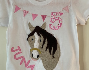 Geburtstagsshirt, Namensshirt T-Shirt Applikation *PFERD* Geschenk Mädchen Pferd ab Gr.98/104 personalisierbar