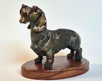 Scultura di bassotto a pelo duro / Arte canina di pregio / Effetto bronzo antico / Cane da caccia / Scultura da collezione