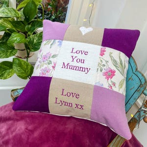 Cuscino Love You Mummy, cuscino viola, cuscino per la festa della mamma, festa della mamma, regalo per la festa della mamma, regalo per lei, floreale viola, cuscino per la mamma