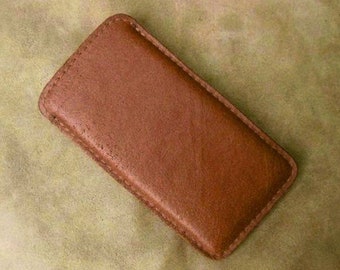 Smartphone case recycled calf leather, subtle red-brownish tinge, soft