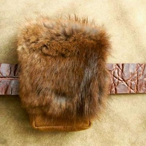 Sac banane neuf cuir de vachette marron moyen & fourrure douce recyclée marron moyen
