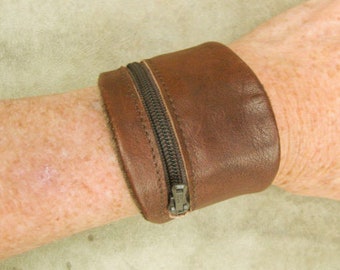 Bracelet portefeuille taille M, cuir de vachette recyclé, marron moyen, souple