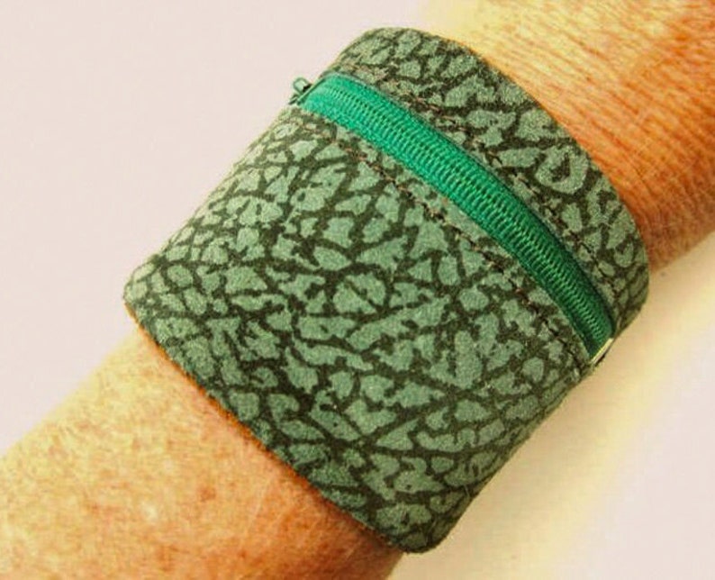 Bracelet purse size M, new green suede with black-grey mesh print & zip compartment image 1