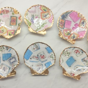 Decoupaged Oyster or Scallop Shell Dice Dish for Mahjong Gift