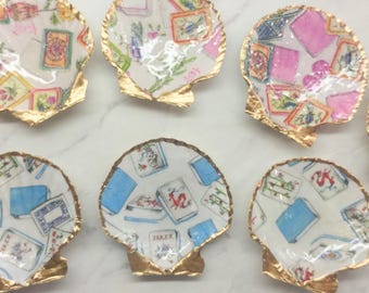 Decoupaged Oyster or Scallop Shell Dice Dish for Mahjong Gift