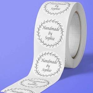Adesivi bianchi personalizzati fatti a mano da etichette personalizzate con nome. Busta adesiva con marchio 50 mm Adesivi rotondi per imballaggio Small Business