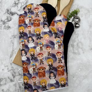 Oven mitts! Labyrinth movie cartoon ! A PAIR of fully functional oven gloves! Baking. Kitchen. Pot holders. Adult size