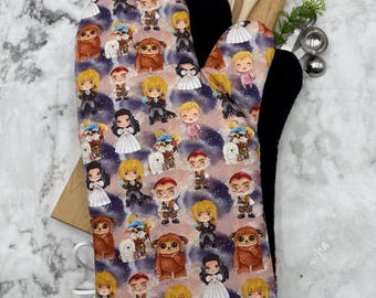 Oven mitts! Labyrinth movie cartoon ! A PAIR of fully functional oven gloves! Baking. Kitchen. Pot holders. Adult size