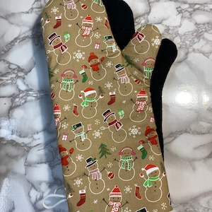 Oven mitts! Christmas snowmen! A pair of fully functional, long oven gloves! Baking. Kitchen. Pot holders. Adult size
