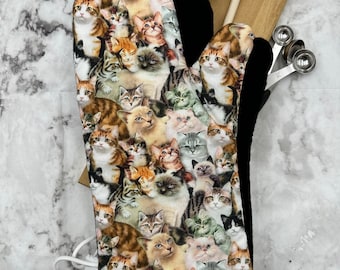Oven mitts! Cats and Kittens. A pair of fully functional, long oven gloves! Kitchen. Baking. Adult size. Double layer heat resistant.